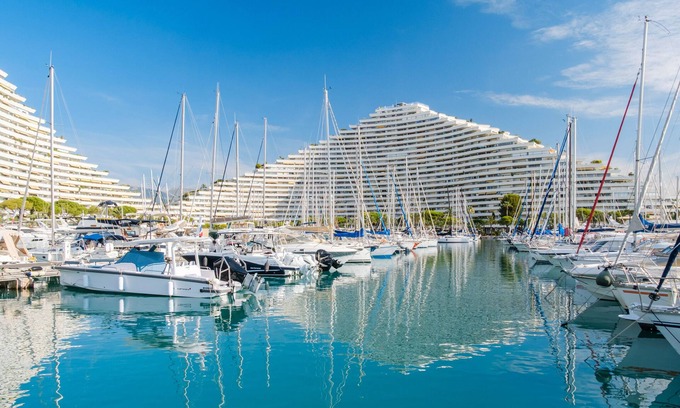 Villeneuve Loubet Beach Apartment | Apartment 'Marina' with Sea View, Private Terrace and Wi-Fi