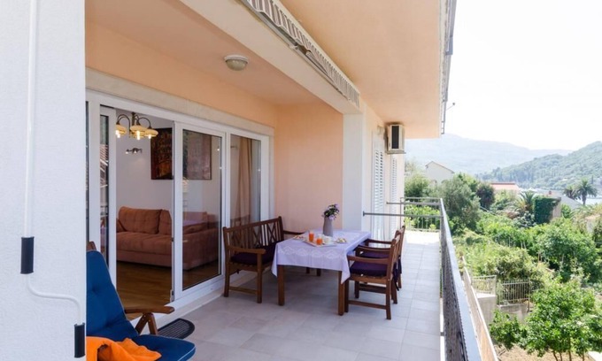 Prijevor Apartment | Apartment Marela- One Bedroom Apartment with Balcony and Sea View