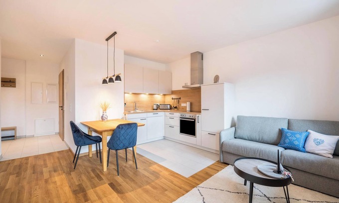 Gilching Apartment | Apartment "Max" at the Schloeglhof with Wi-Fi & Balcony