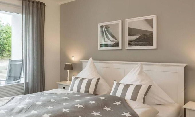 Trappenkamp Apartment | Apartment 'Michaelas Huus- Zwischen Den Meeren' with Private Terrace and Wi-Fi