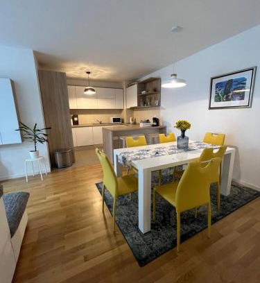 Novi Zagreb Apartment | Apartment Mimice - Private garage parking space