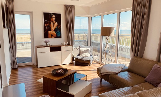 Schillig Apartment | Apartment 'Moin Mehrblick' close to the Beach with Terrace & Wi-Fi