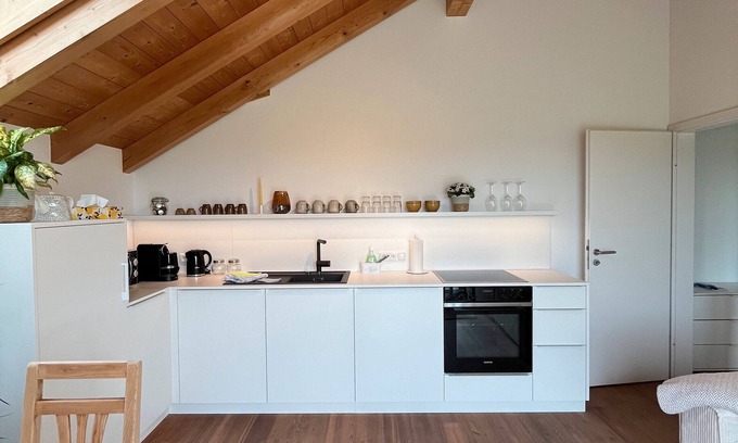 Ebersberg District Apartment | Apartment 'Monte Fiori' with Balcony and Wi-Fi