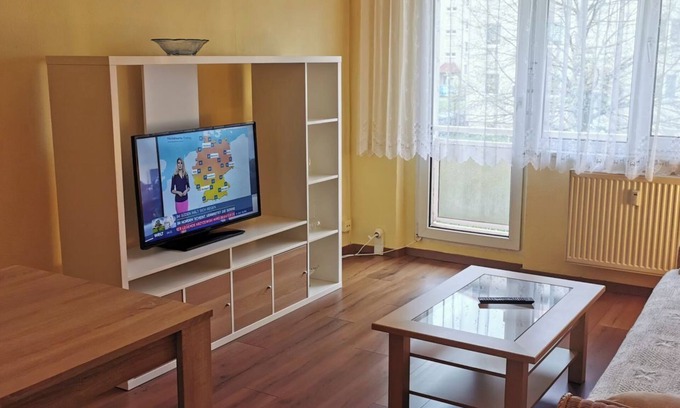 Mucheln Apartment | Apartment 'Mücheln 2' with Balcony and Wi-Fi