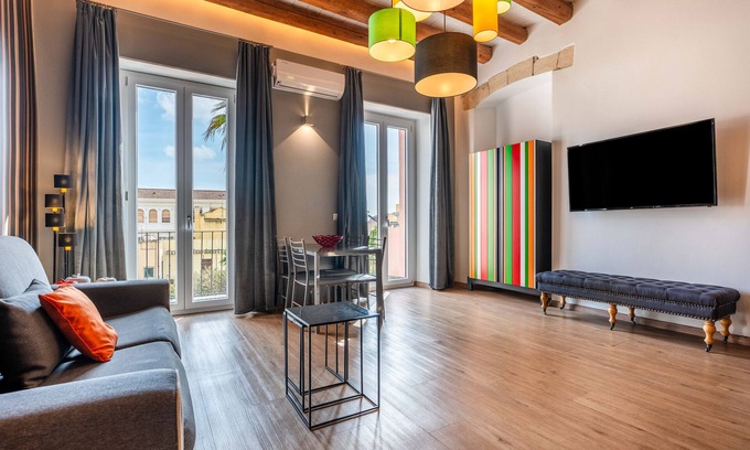 Historic Castle District Apartment | Apartment 'Myo Cagliari- Suite 4' with Balcony, Wi-Fi and Air Conditioning