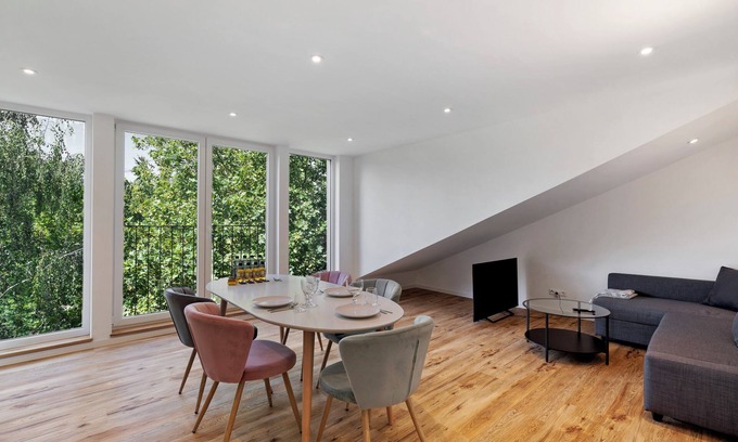 Pforzheim Apartment | Apartment 'Nagoldblick Liebeneckstraße' with Balcony and Wi-Fi