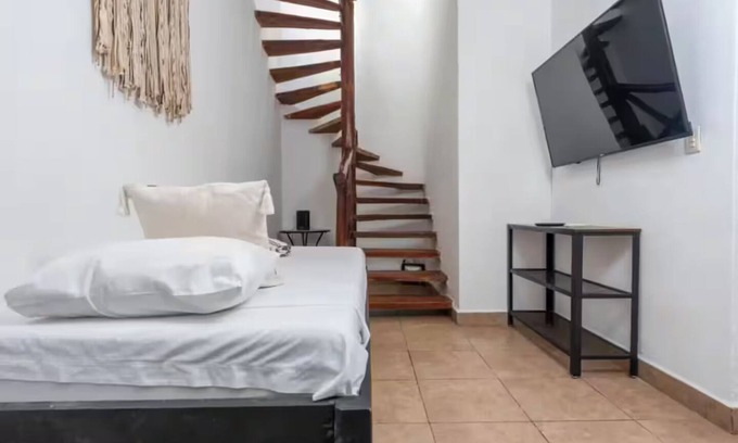 Tohoku Apartment | Apartment near 5ve Av. and the beach
