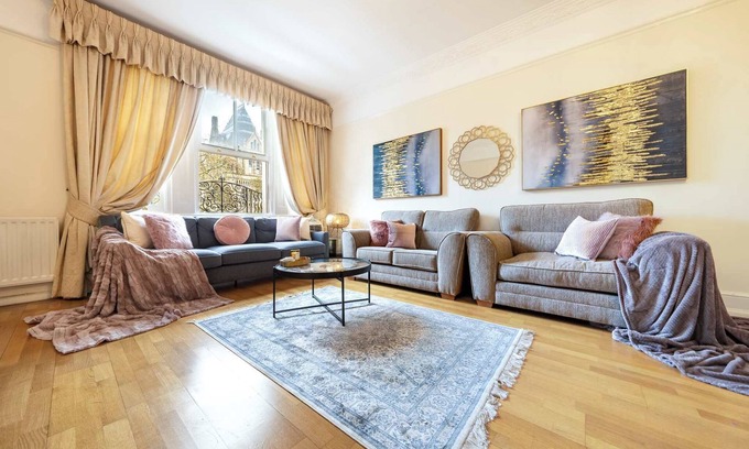 South Kensington Apartment | Apartment near Natural History Museum