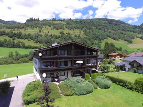 Niedernsill Apartment | Apartment Niedernsill near Ski Slopes