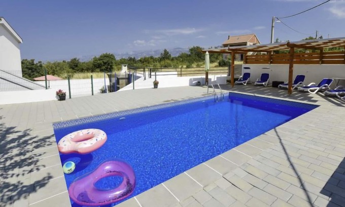 Krusevo Apartment | Apartment Nina by Interhome