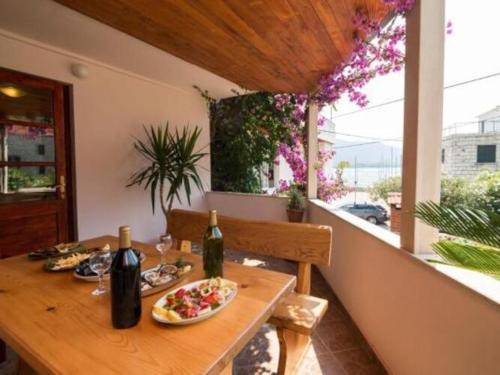 Hodilje Apartment | Apartment Nina & Kate - Comfort One Bedroom Apartment with Terrace and Sea View