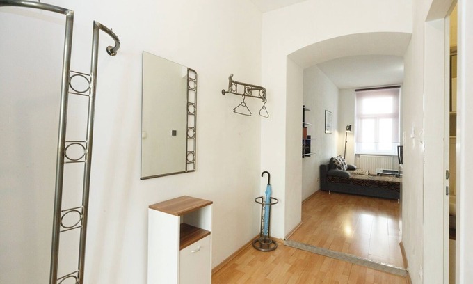 Funfhaus Apartment | Apartment No. 04 in Vienna near Schönbrunn/Westbahnhof | Keyless Check-In