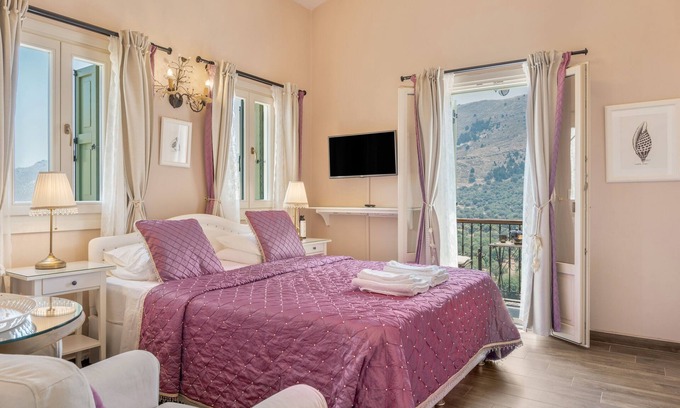 Symi Apartment | Apartment 'No 4 One Bedroom Symi Nautilus' with Sea View, Wi-Fi and Air Conditioning