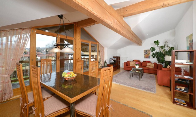 Reit im Winkl Apartment | Apartment no. 8 - approx. 100 sqm with balcony in central location