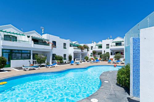 Los Mojones Apartment | Apartment Oceanic Breeze Share Pool by PVL