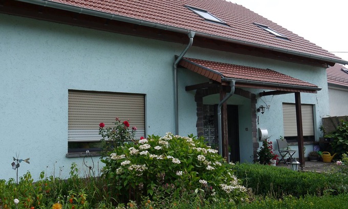 Losheim am See Apartment | Apartment on the edge of the forest in Losheim am See district Scheiden