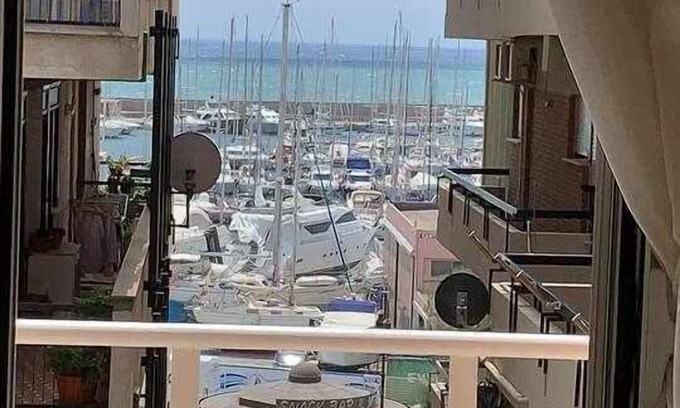 Nettuno Apartment | Apartment on the harbor Neptune