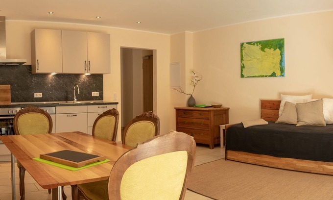 Wessling Apartment | Apartment on the horse farm! Vacation Apartment "Apple"