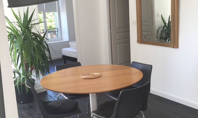 Granville Apartment | Apartment overlooking the port in the heart of Granville
