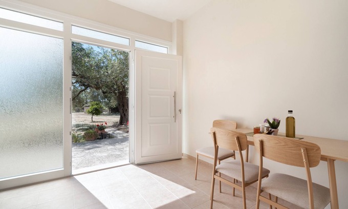 Sarlata Apartment | Apartment 'Panagis 2' with Mountain View, Wi-Fi and Air Conditioning