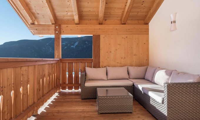 Albions Apartment | Apartment “Paradies” near Seiser Alm with Mountain View, Sauna, Wi-Fi & Balcony