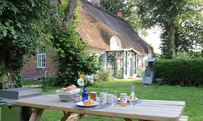 Norderbrarup Condo | Apartment "PASTORATSGARTEN SCHLEI": Relax and enjoy