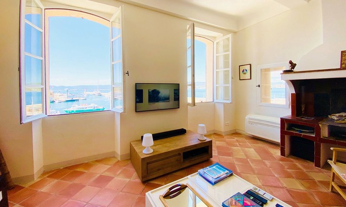 Old Town Apartment | Apartment **** Port Saint-Tropez Exceptional view