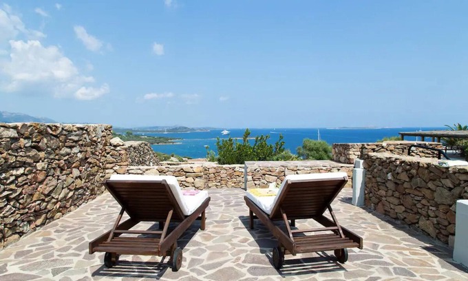 Portisco Apartment | Apartment "Portisco Retreat" on the Sea with Sea View, A/C, Wi-Fi & Terrace