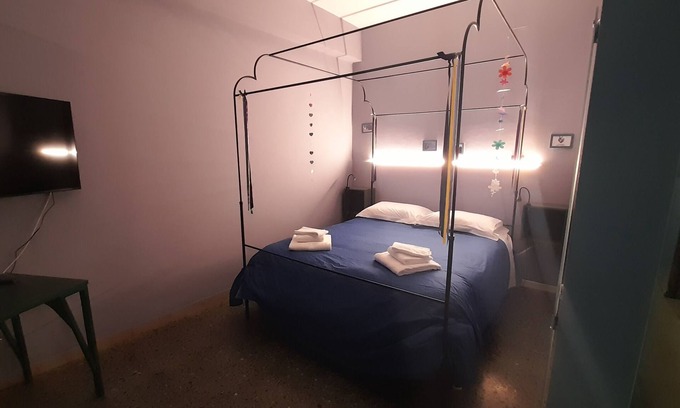 Saragozza-Porto Apartment | Apartment-Private Bathroom