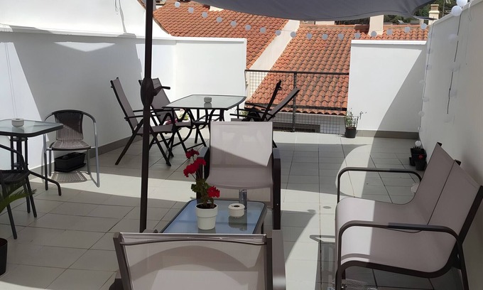 El Ejido Apartment | Apartment 'Quiet In The Historical' with Balcony, Wi-Fi and Air Conditioning