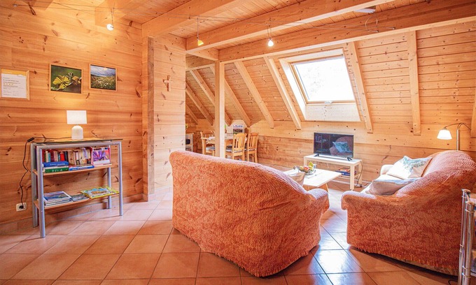Oberkirch Apartment | Apartment 'Rebberg 2' with Balcony and Wi-Fi