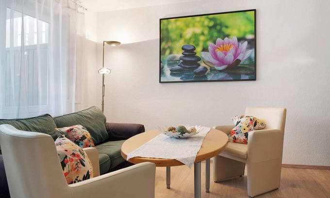Daisendorf Apartment | Apartment 'Renner' with Private Terrace and Wi-Fi