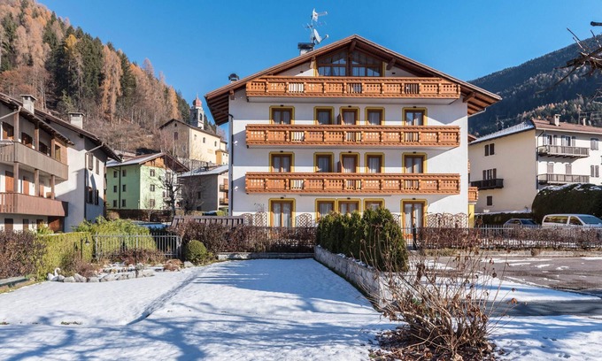 Carisolo Apartment | Apartment "Residence Park Imperator Trilocale 1" with Mountain View, Garden & Wi-Fi