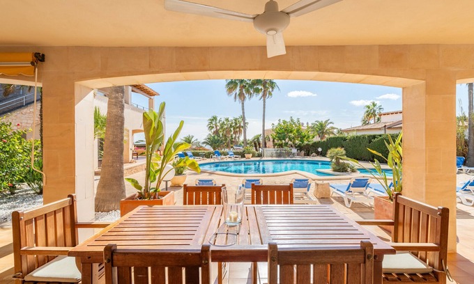 Cala Santany Villa | Apartment 'Residencial Planta Baja Cerca Playa' with Sea View, Wi-Fi and Air Conditioning