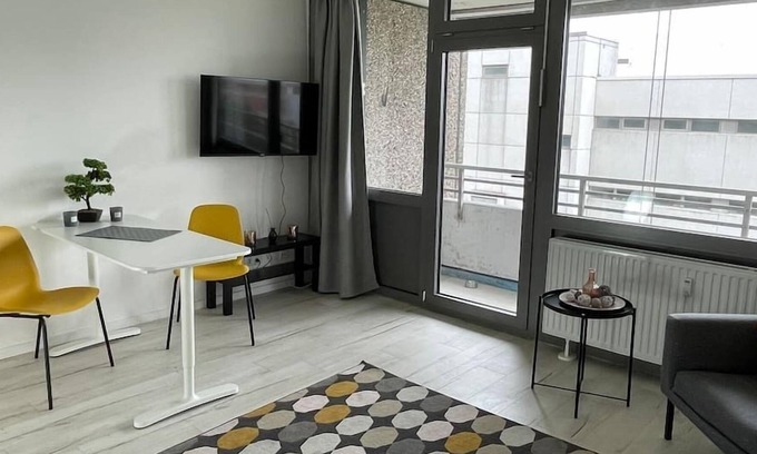 Hammfeld Condo | ☆ Apartment Rhine | Central | Balcony | tradefair