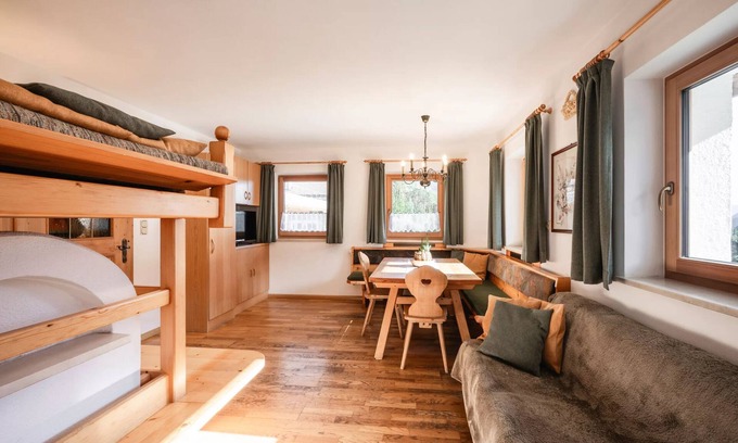 Campo Tures Apartment | Apartment 'Rieplechn App Sonnenparadies' with Mountain View, Shared Garden and Wi-Fi