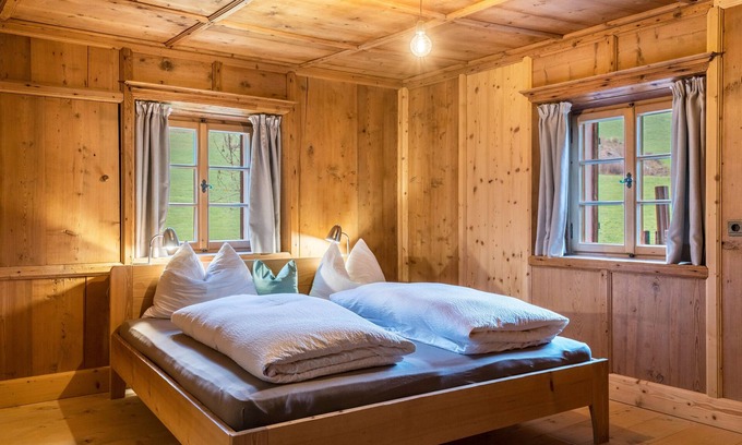 Renon Apartment | Apartment 'Ronacherhof Kamille' with Shared Garden, Balcony and Wi-Fi