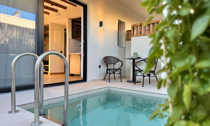 Pefkos Apartment | Apartment 'Rostrata' with Mountain View, Wi-Fi and Air Conditioning