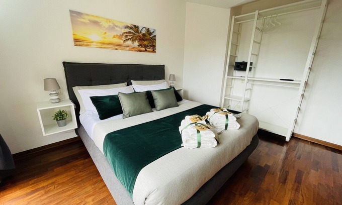 Abano Terme Apartment | Apartment 'Royal Residence Abano Terme' with Mountain View, Wi-Fi and Air Conditioning