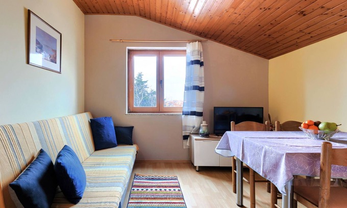 Valdebek Apartment | Apartment Ruža 2 by Interhome
