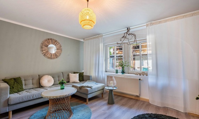 Strehlen Apartment | Apartment 'Ruheoase Für Langzeitaufenthalte' with Wi-Fi