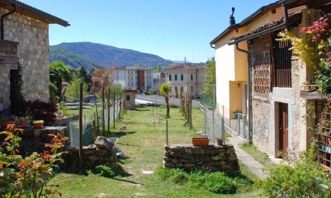 Magliaso Apartment | Apartment Südaco in Magliaso - 4 persons, 1 bedrooms