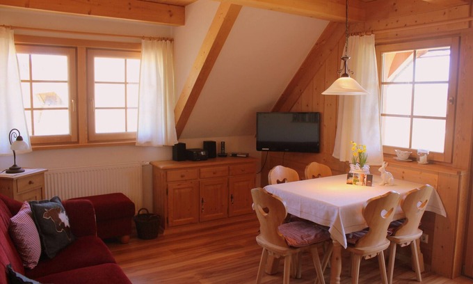 Hinterzarten Apartment | Apartment 'Schauinsland' with Mountain View, Private Terrace and Wi-Fi
