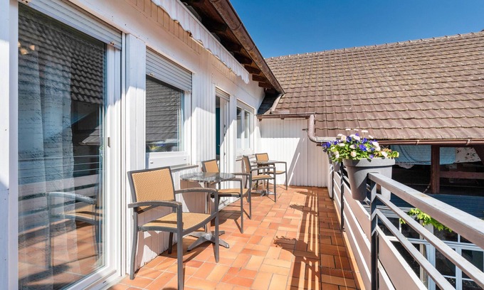Schwanau Apartment | Apartment 'Schrammis Ferienwohnung - 4 Zimmer' with Shared Terrace, Garden and Wi-Fi