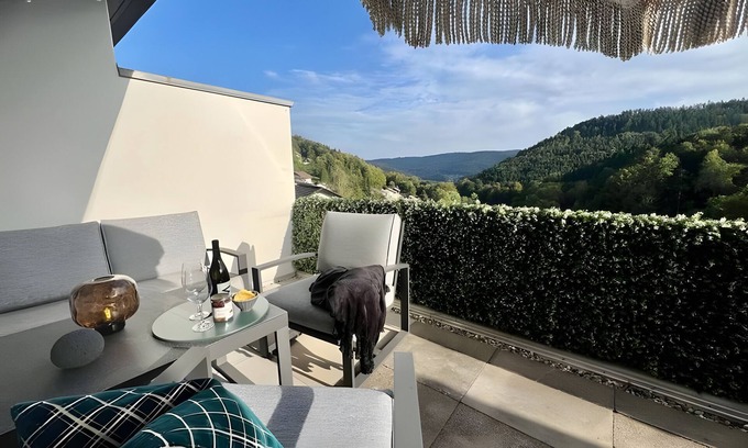 Bad Herrenalb Apartment | Apartment 'Schwarzwald Panorama' with Mountain View, Wi-Fi and Air Conditioning