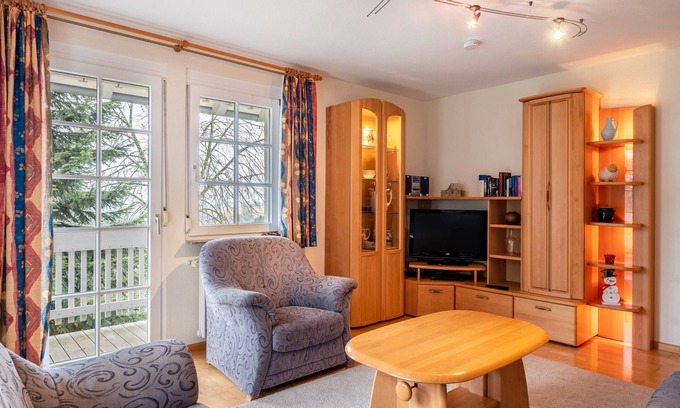 Oberwolfach Apartment | Apartment 'Schwarzwaldblick' with Mountain View, Shared Pool and Shared Garden