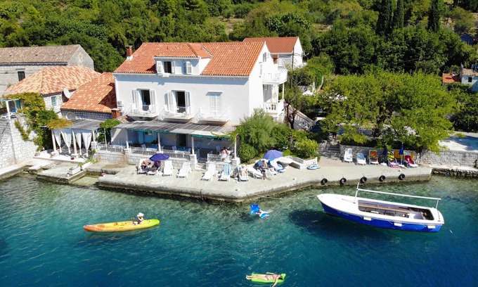 Zaton Apartment | Apartment Seagull - Quiet and relaxing seafront apartment 10 min from Dubrovnik