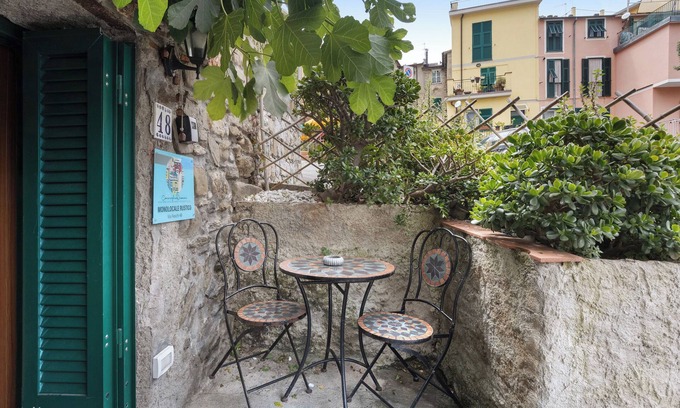 Corniglia Apartment | Apartment 'Silvia Nelle 5 Terre' with Private Terrace, Wi-Fi and Air Conditioning