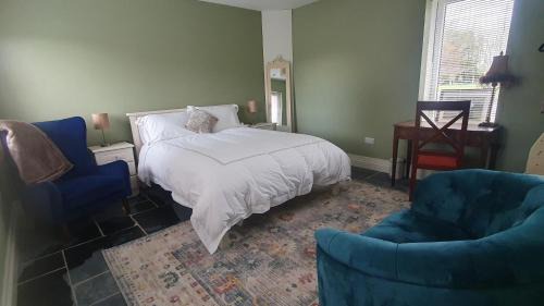 Castleisland Apartment | Apartment-Sleeps2-Parking-Garden-Patio