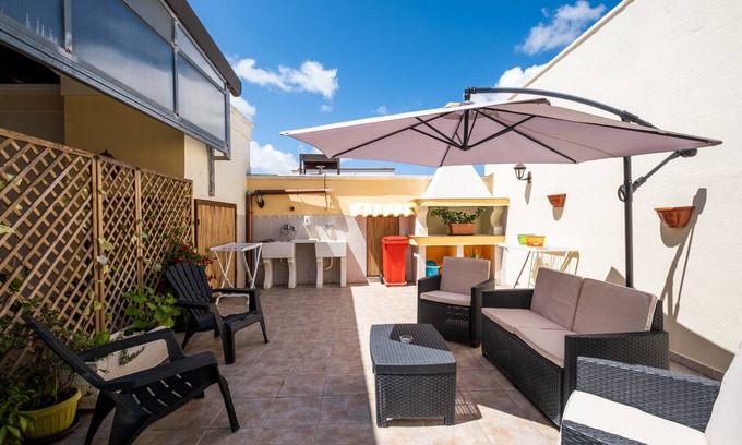 Giurdignano Apartment | Apartment Sole 2 with Shared Terrace, A/C & Wi-Fi